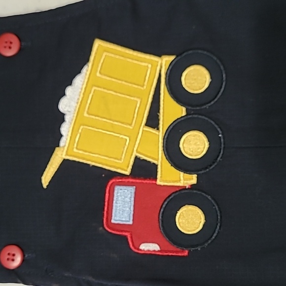 💥3for$12💥 NWT Okie Dokie boy's shortalls with cap size 24M - Picture 4 of 6